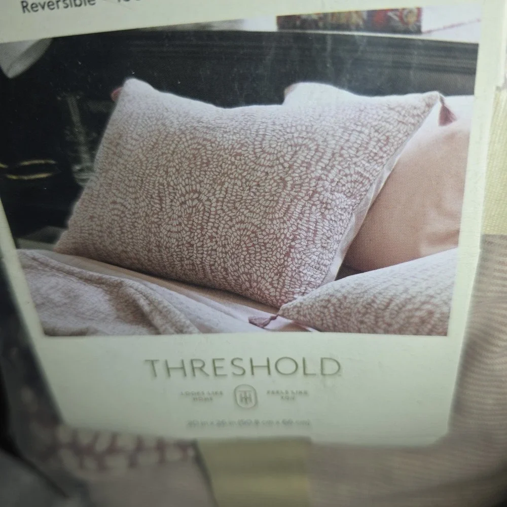 1 Threshold Boho Reversible Matelasse Swirl‎ Standard Pillow Sham Purple Mauve